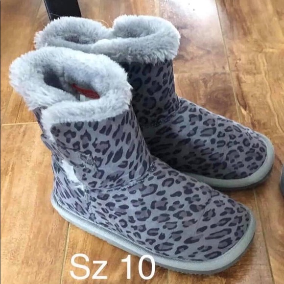 3/$10 Leopard Booties